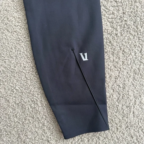 Vuori Black High-Waisted Leggings - Picture 8 of 8